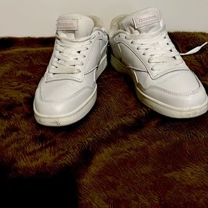 Reebok women’s tennis shoes